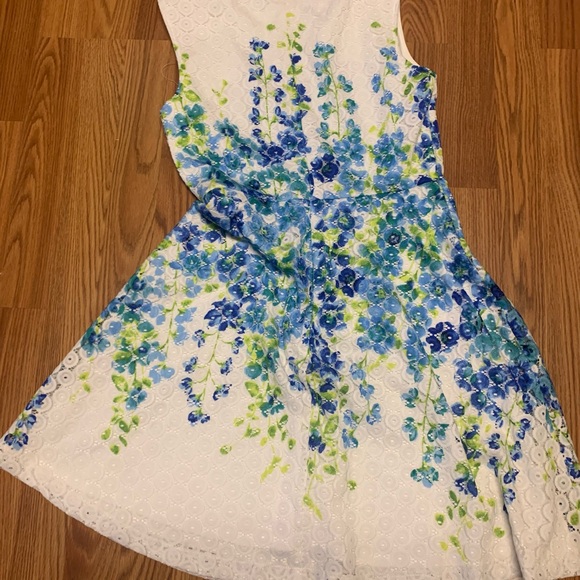 Studio One New York A Line Dress Tea Party Sleeveless white and Blue Floral Sz 6 - Picture 3 of 9
